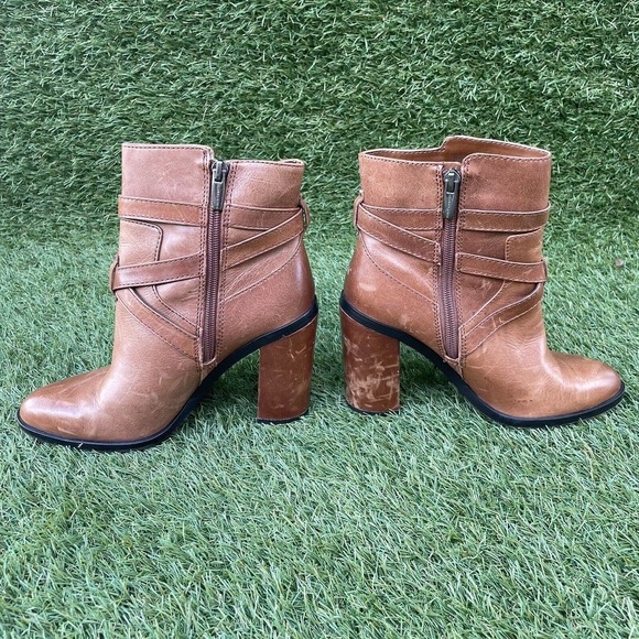 Vince Camuto Gravel Women’s Brown Leather Side Zip Heeled Ankle Boot Size 7 - Picture 5 of 16